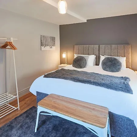 Host & - No 9 Victoria Road * Richmond (North Yorkshire)